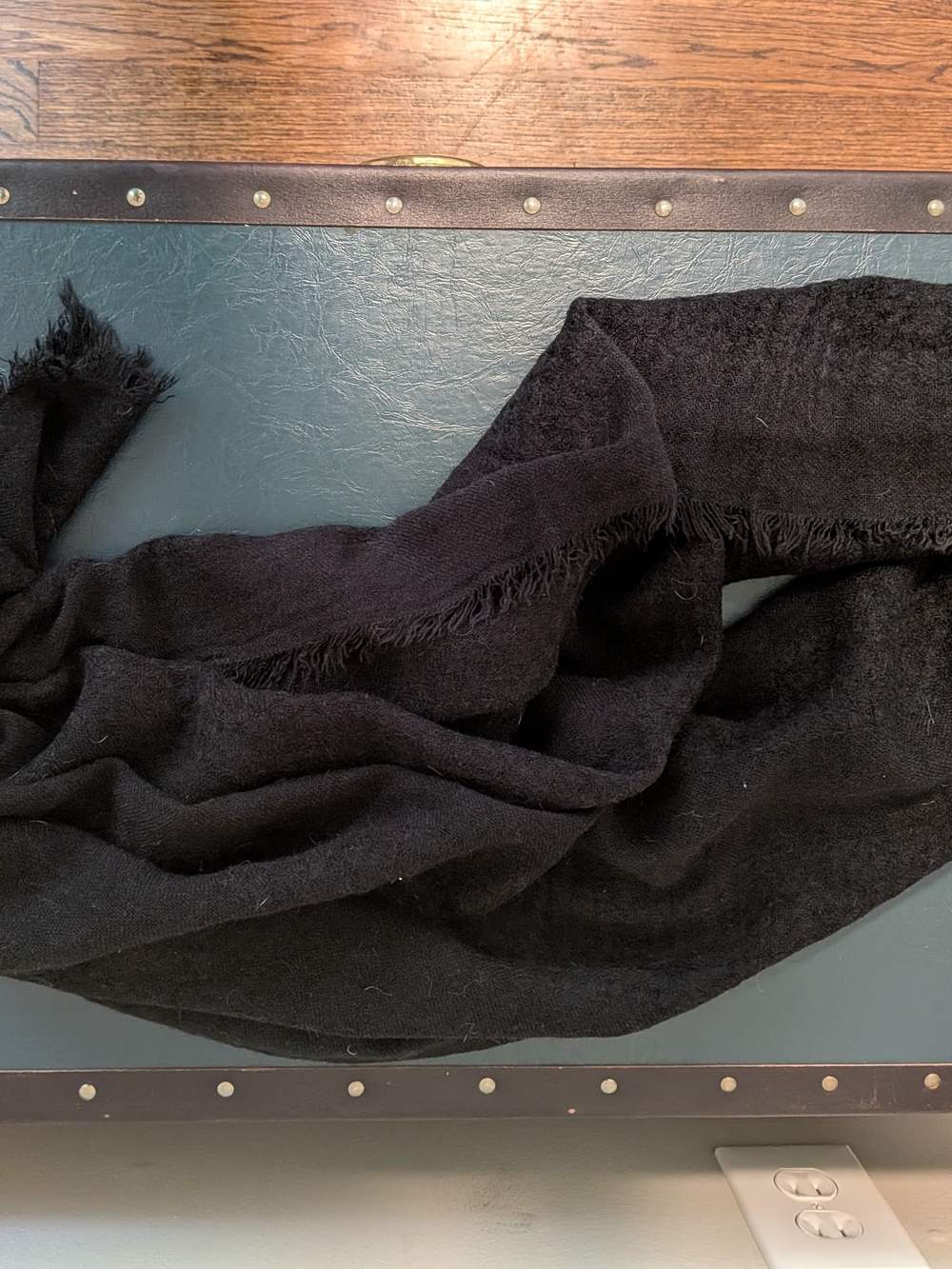 H&M Black Lightweight Women's Wrap Scarf